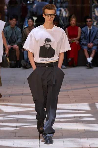 Look 9